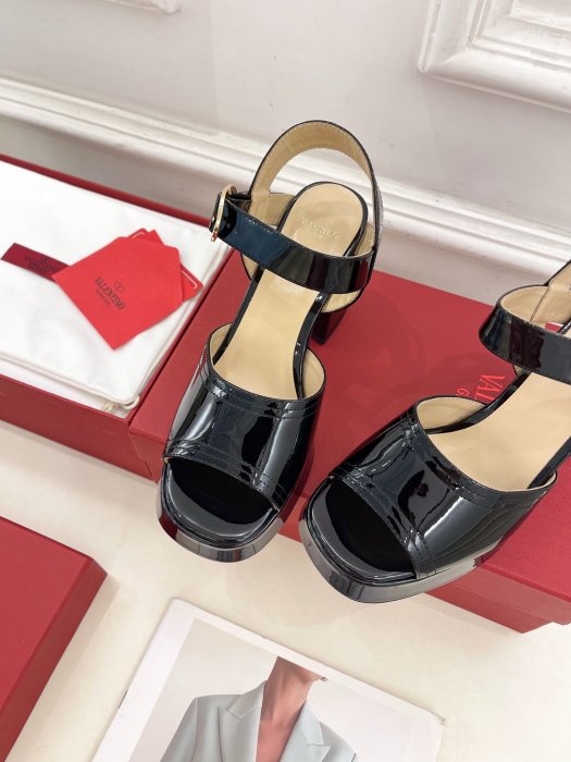 Босоножки фото 5