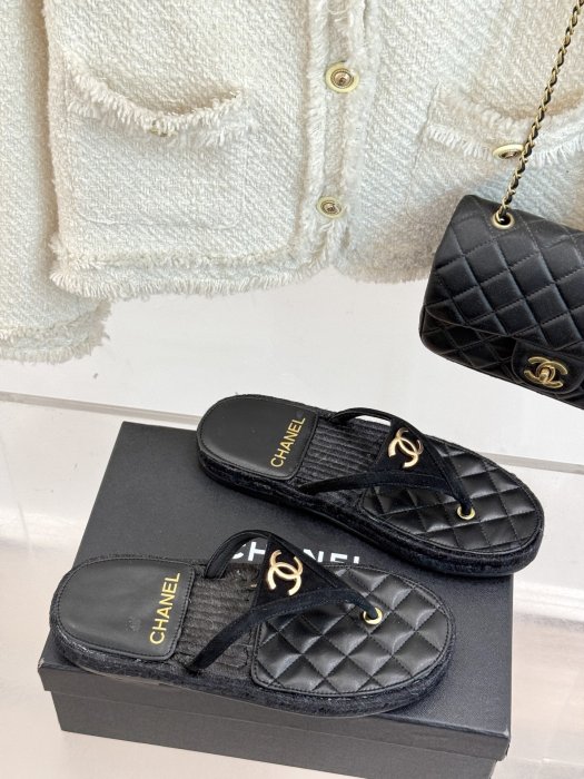 Шлепанцы женские фото 3