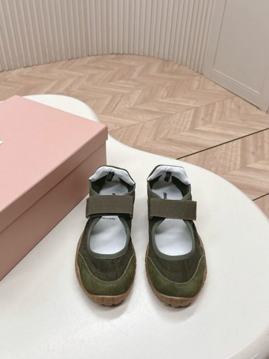 Кроссовки женские фото 7