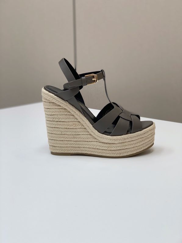 Sandals on high heel gray фото 3