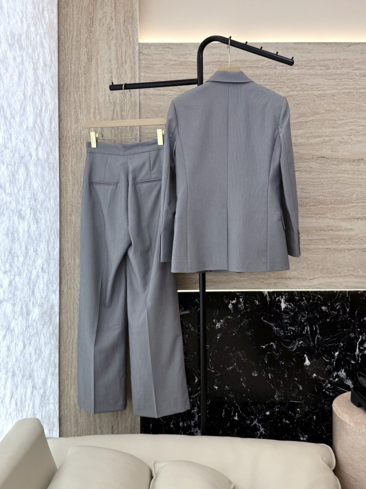 Costume female фото 2