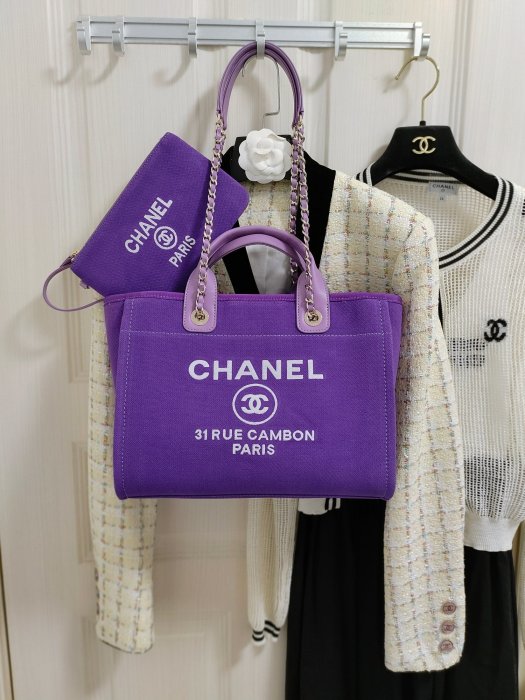 A bag women's Chanel 23B 32 cm