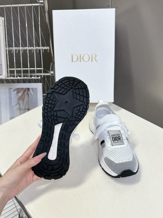 Кроссовки женские фото 9