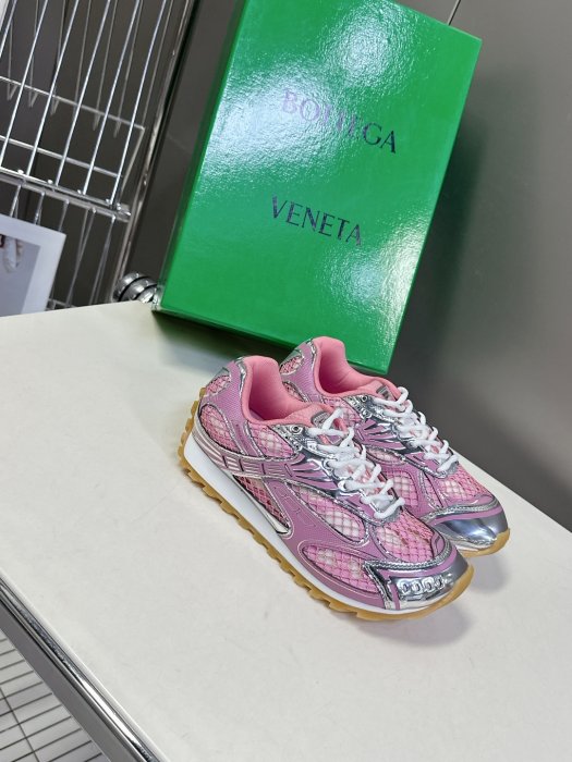 Кросівки фото 2