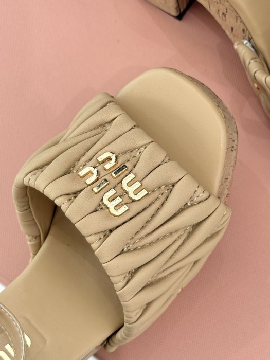 Босоножки фото 7