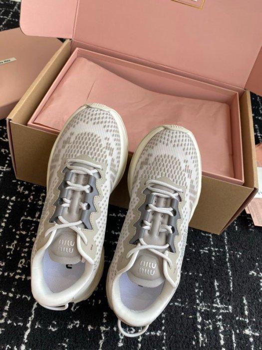Sneakers фото 2