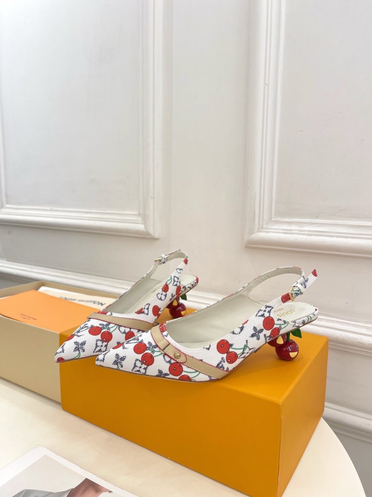 Босоножки фото 5