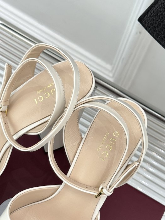 Босоножки фото 8