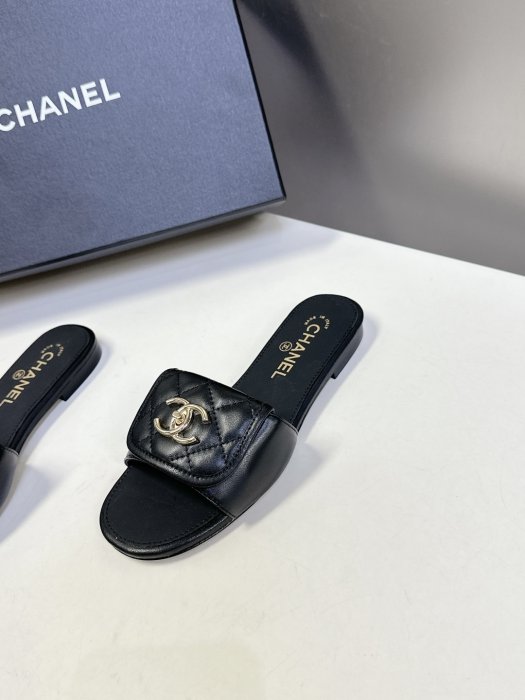 Шлепанцы женские фото 3