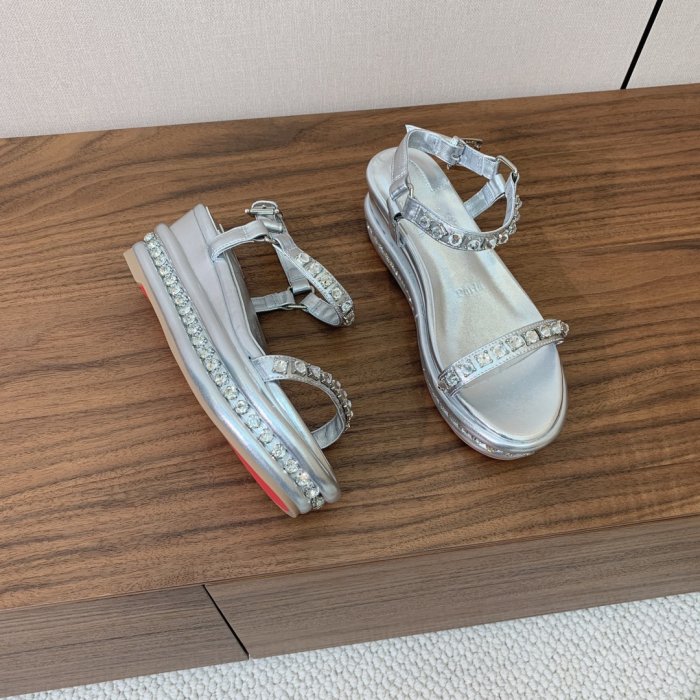 Босоножки фото 3