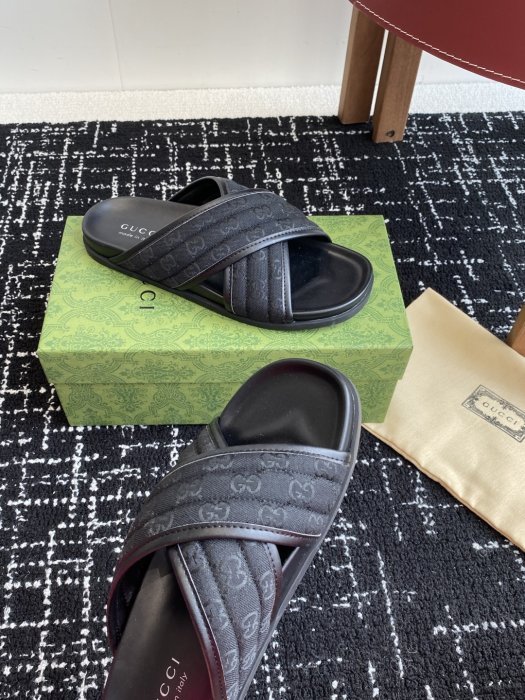 Шлепанцы фото 6