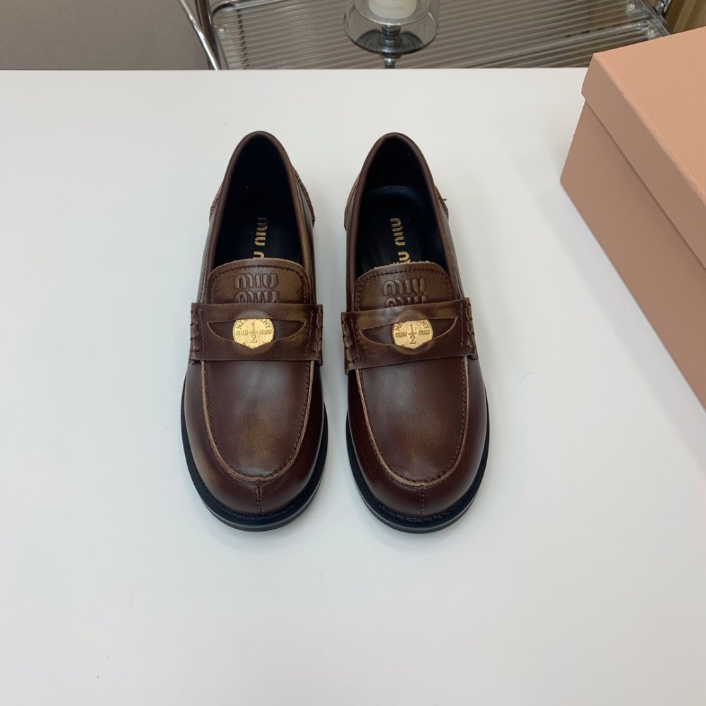 Лоферы женские