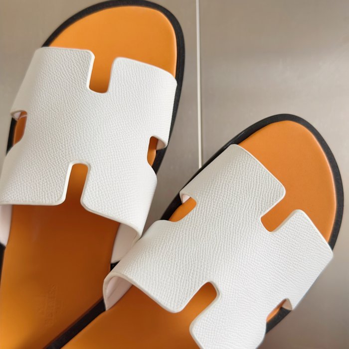 Шльопанці жіночі фото 8