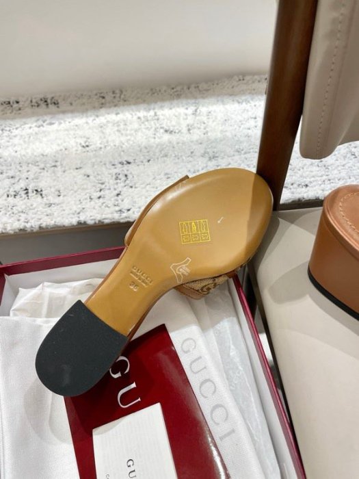 Босоножки фото 4