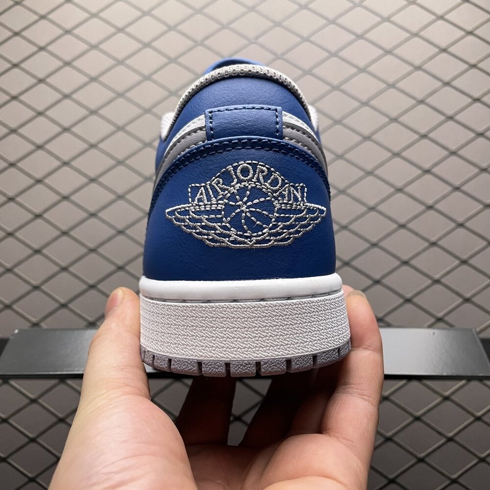 Кроссовки Air Jordan 1 Low 553558-412 фото 2