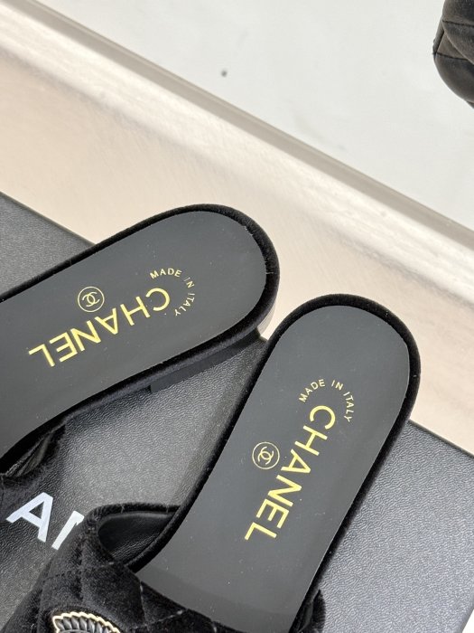 Шлепанцы фото 8