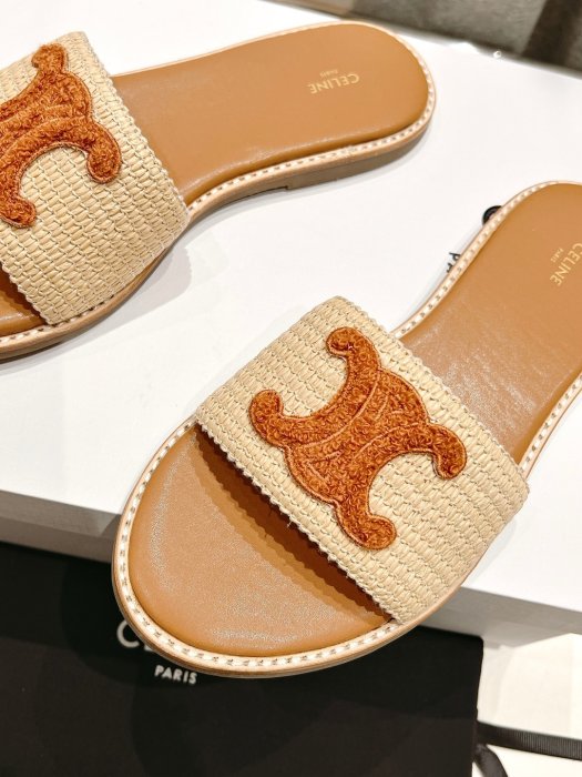 Шлепанцы женские фото 6