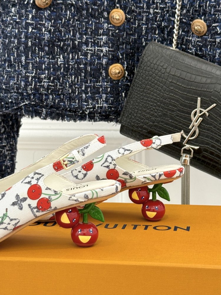 Босоножки фото 6