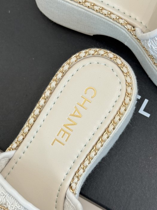 Шлепанцы женские фото 8