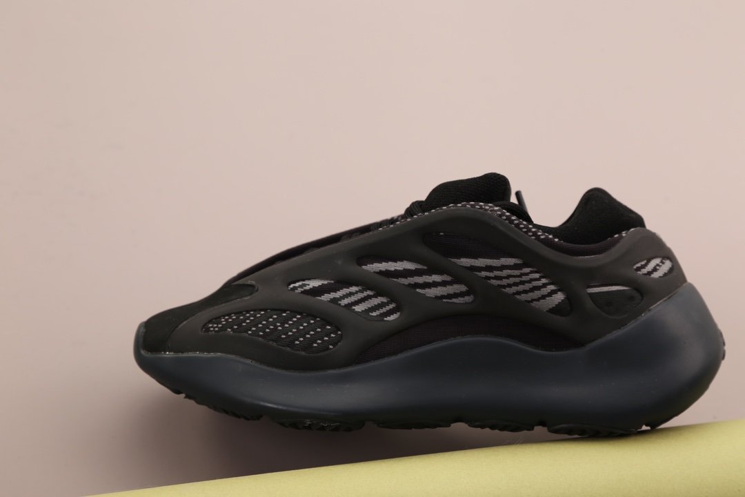 Кроссовки Yeezy 700 V3 Alvah - H67799 фото 3