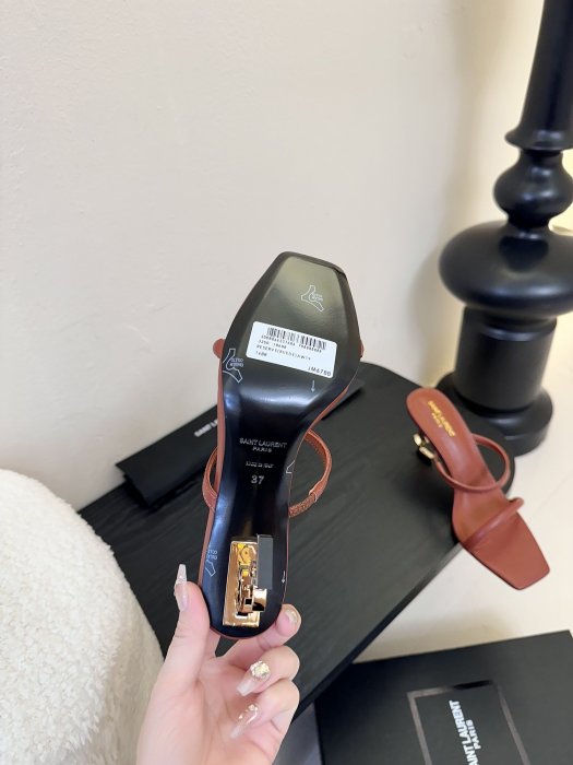 Босоножки фото 9