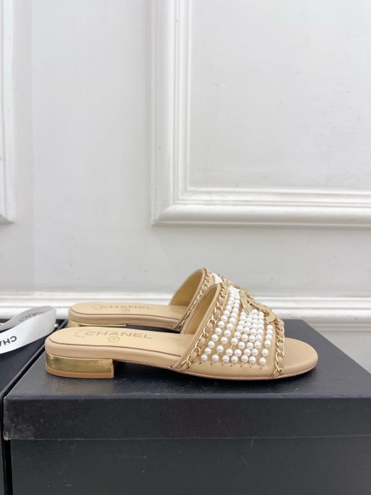 Шлепанцы женские фото 4