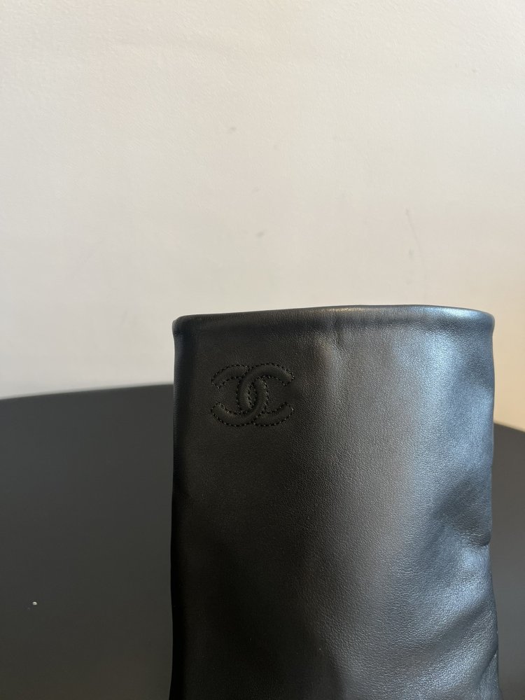 Сапоги женские фото 8