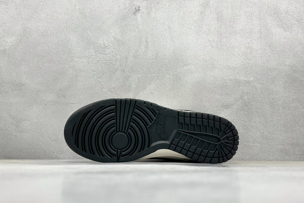 Кроссовки Nike SB Dunk Low x UNDEFEATED фото 4