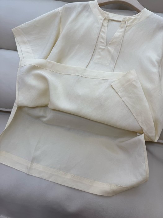 T-shirt women's фото 8