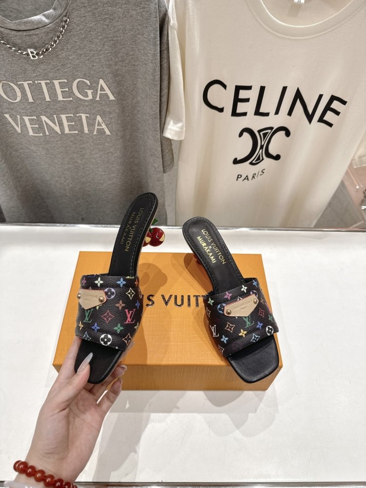 Босоножки фото 4