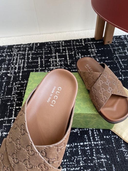 Шлепанцы фото 8