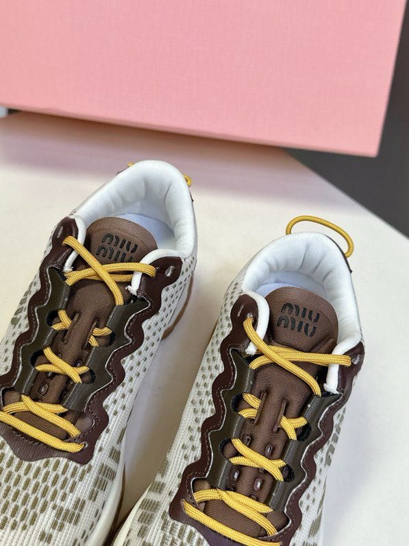 Кроссовки женские фото 7