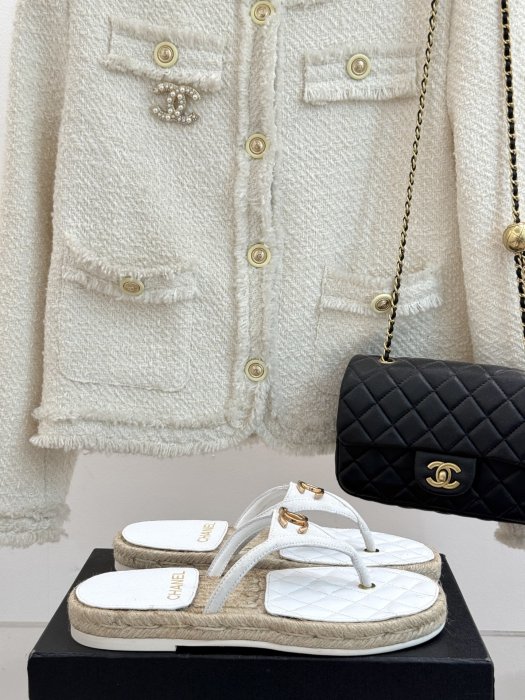 Шлепанцы женские