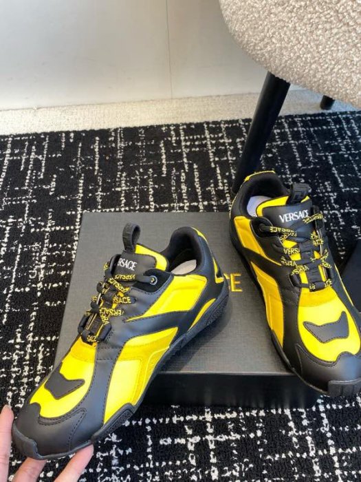 Кросівки фото 8