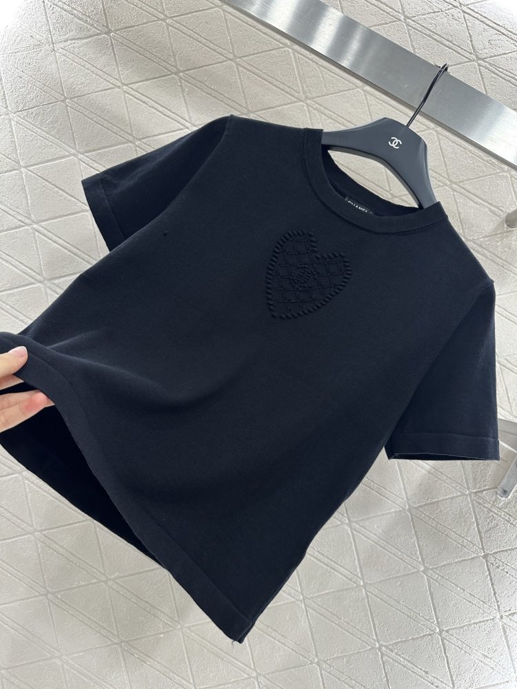 T-shirt women's фото 6