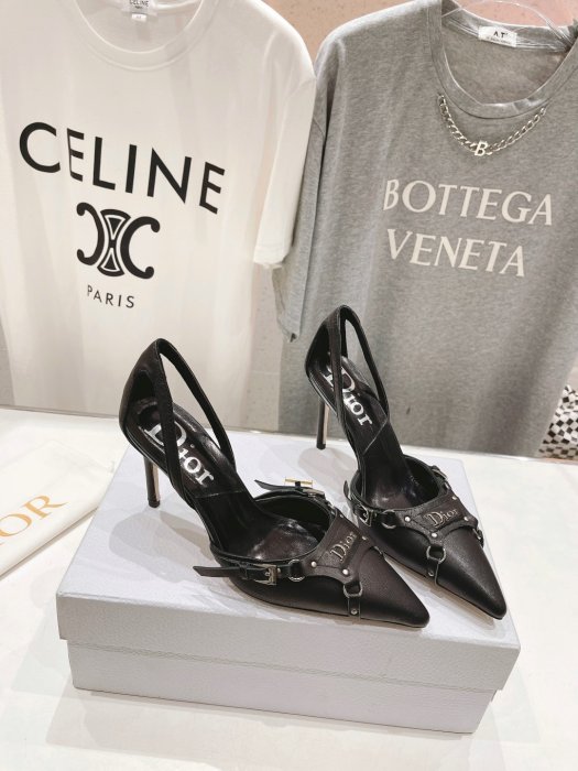 Босоножки фото 5