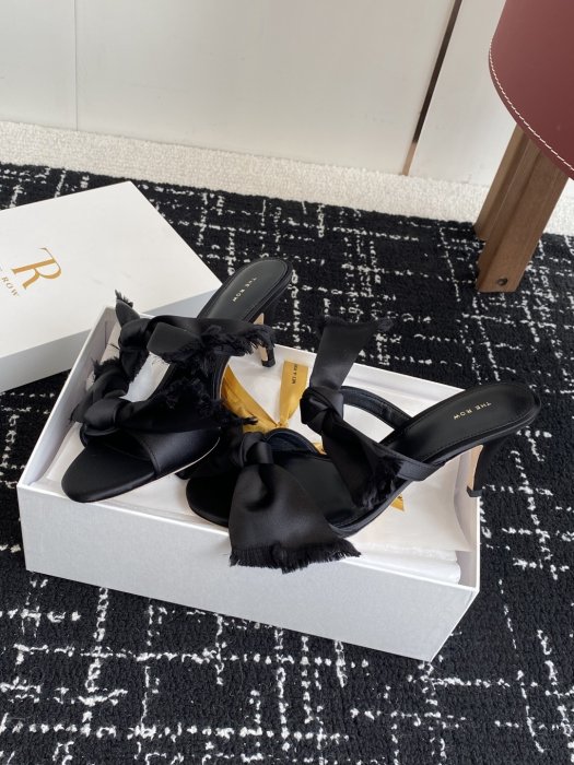 Босоножки фото 3