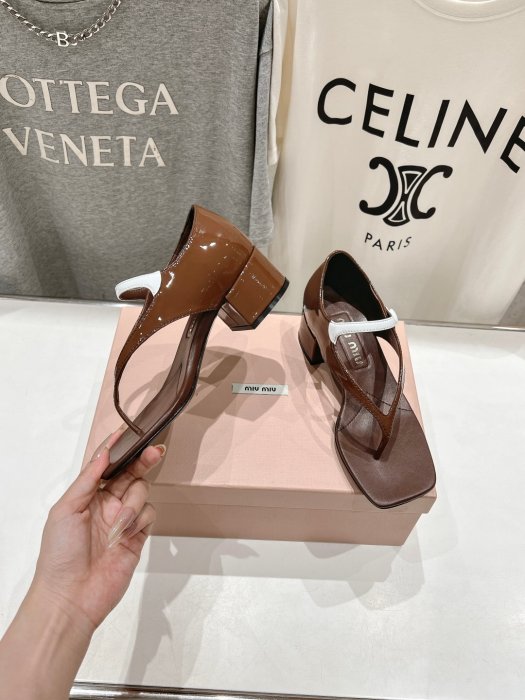 Босоножки фото 2