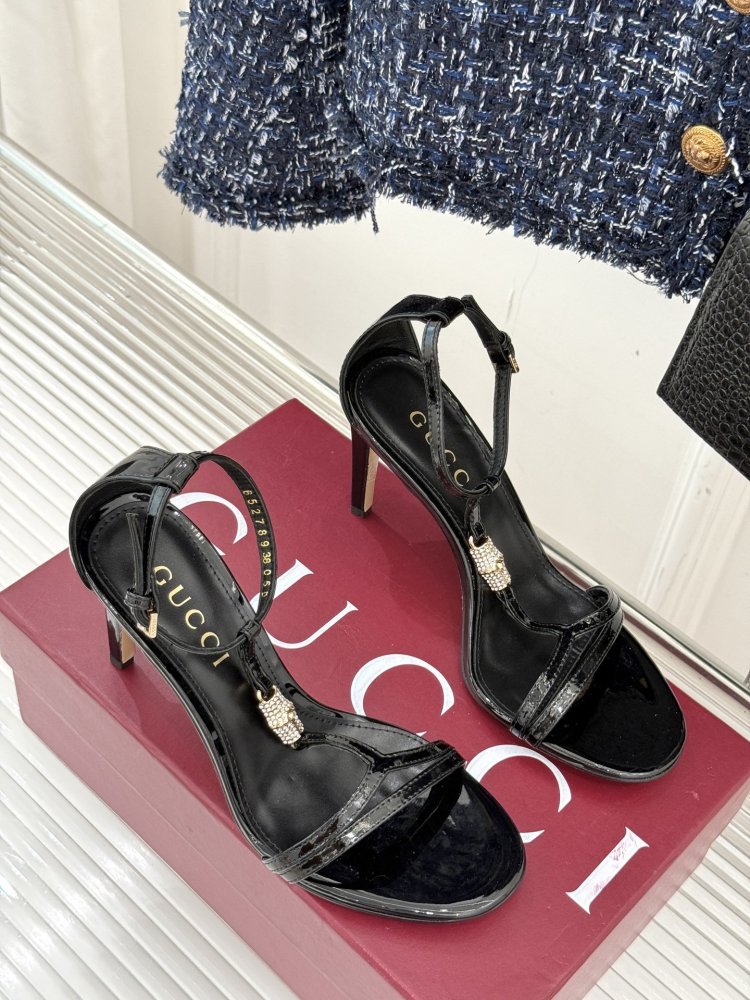 Босоножки фото 3