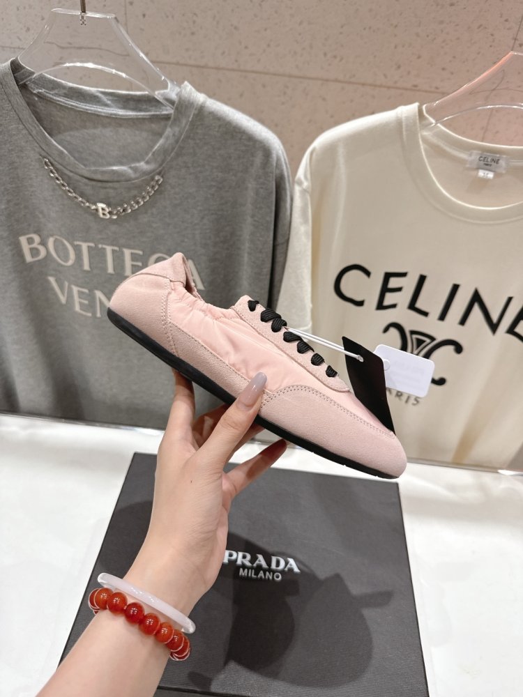 Кроссовки женские фото 4