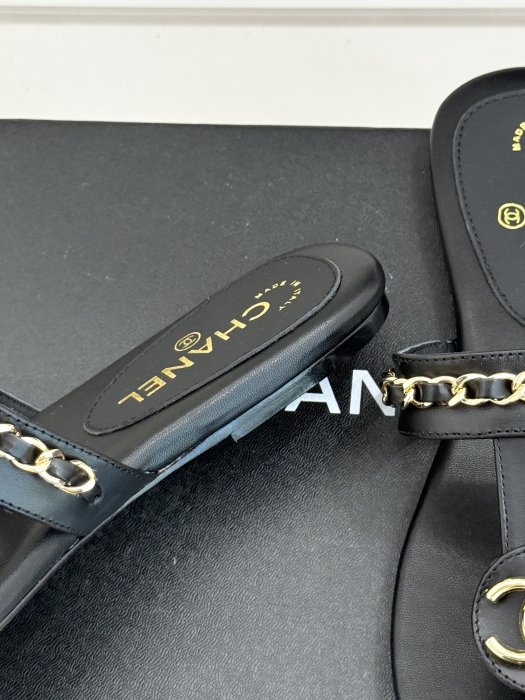 Шлепанцы фото 6