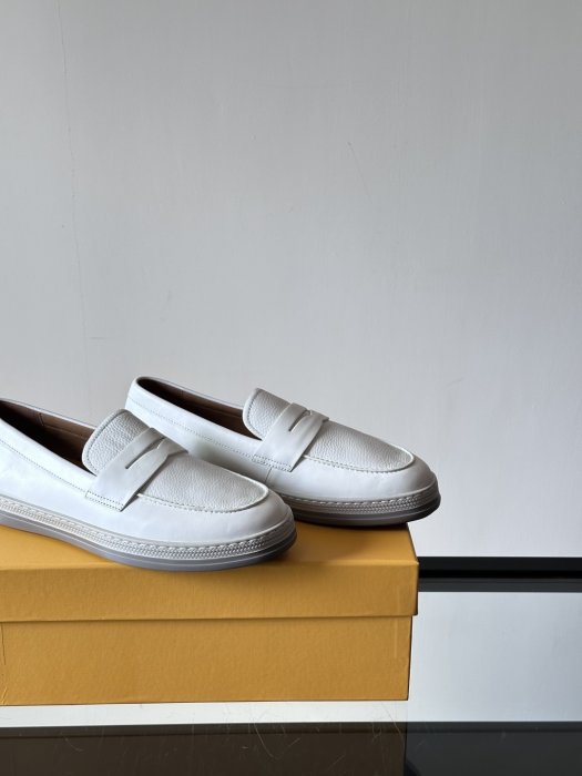 Лоферы мужские фото 7