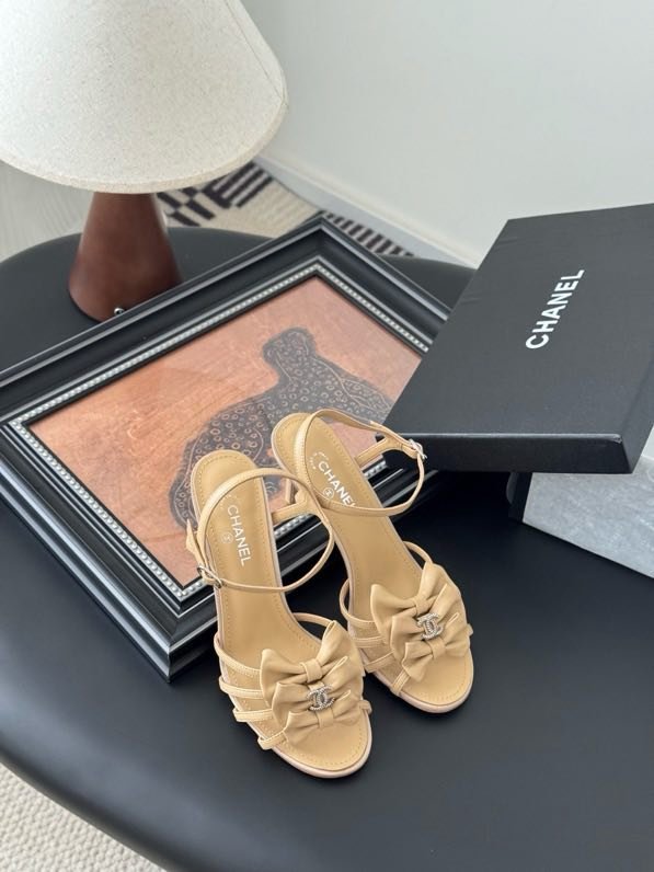 Босоножки фото 6