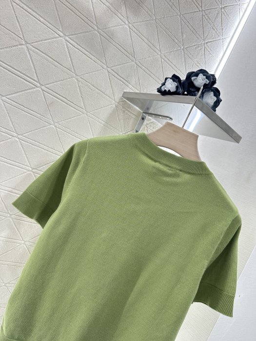 Футболка жіноча фото 4