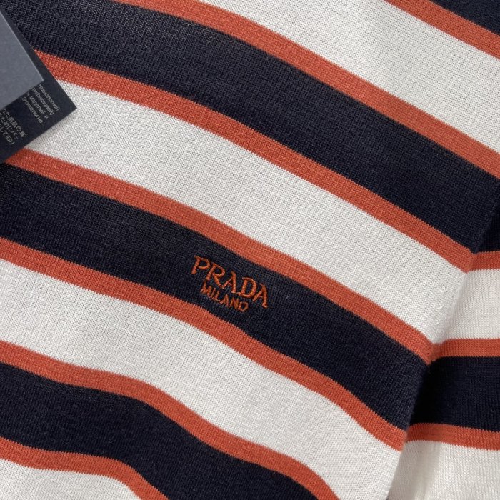 T-shirt women's фото 4