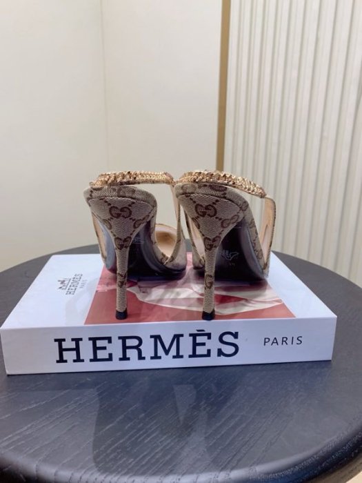 Босоножки фото 5