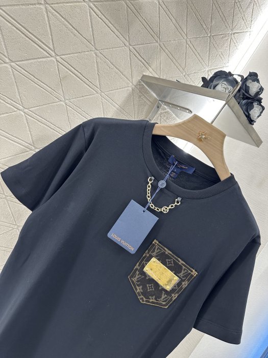 T-shirt women's фото 3