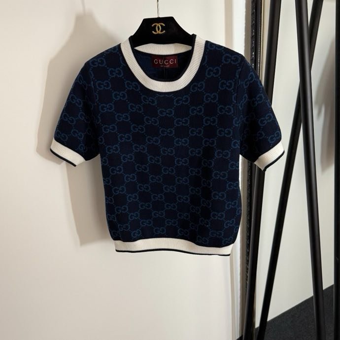 T-shirt women's фото 5