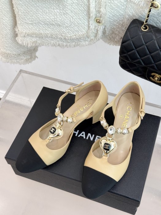 Босоножки фото 2