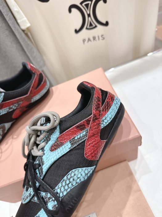 Кроссовки фото 6